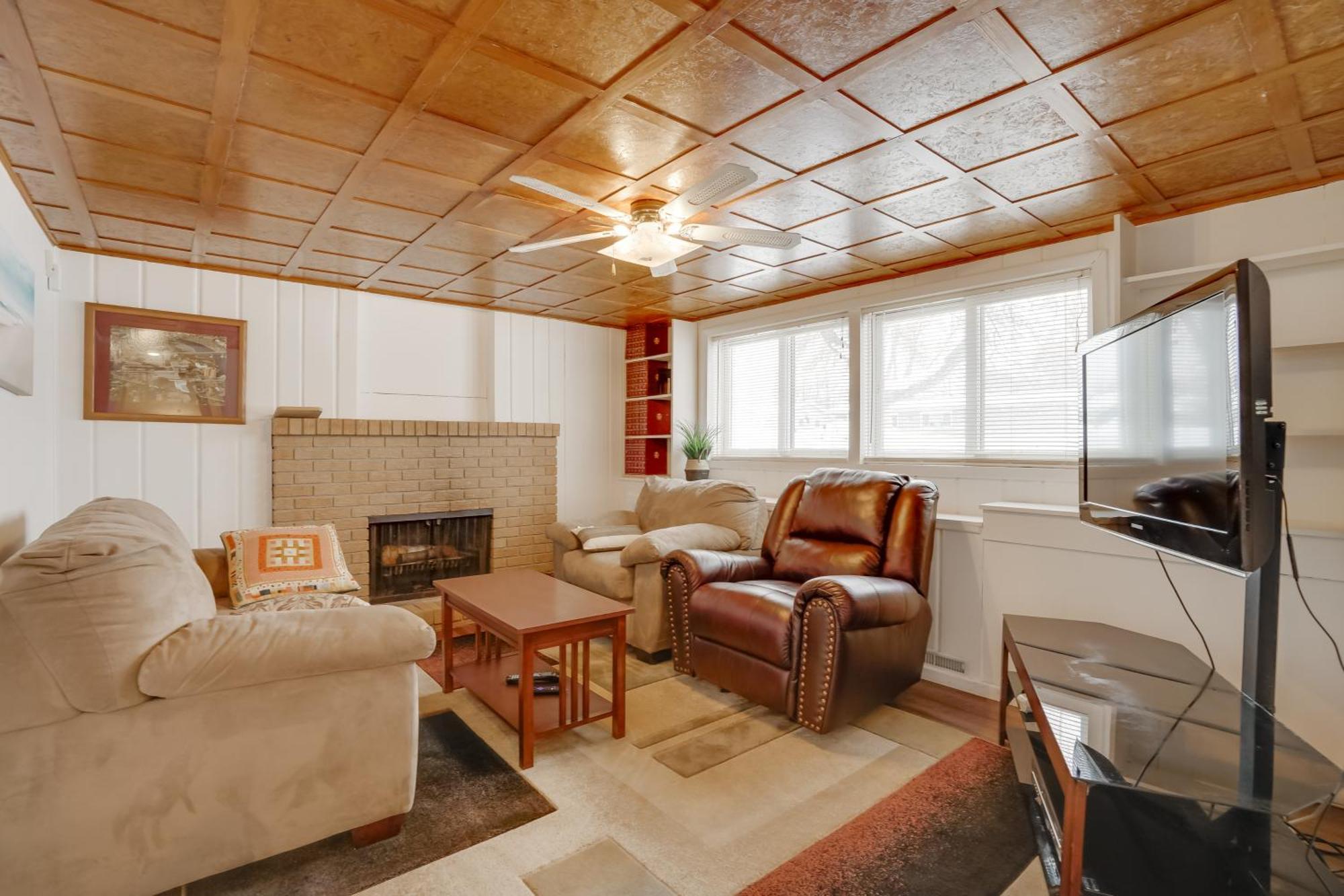 Pet-Friendly Minneapolis Apt Near Shops And Dining! Exterior photo